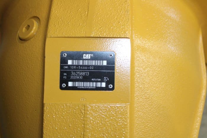 Rebuilt CAT axial piston motor with serial number 36258813, ideal for construction and industrial eq.