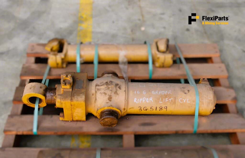 Rebuilt 16G ripper lift cylinder for excavators and earthmoving equipment. Quality Australian parts.